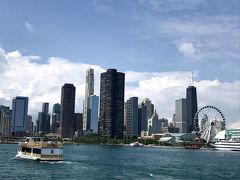 船に乗ってネイビーピアー（Navy Pier）へ