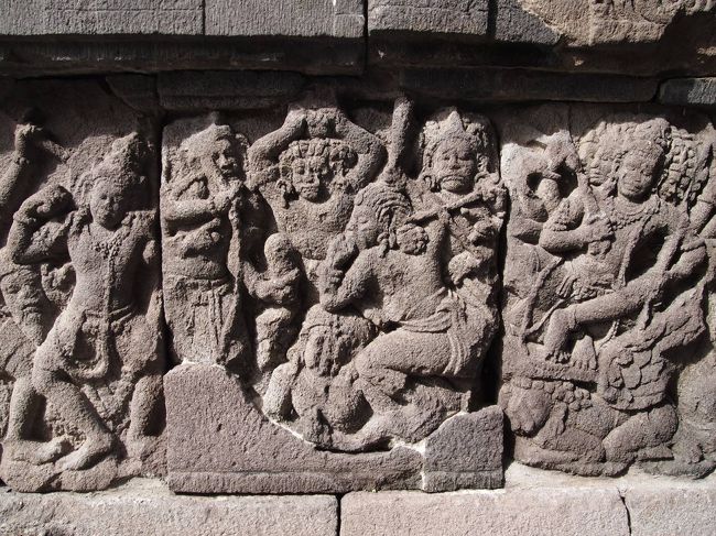 テーマが、誘拐されたシーター姫奪還のラワナの戦いで、王子が優勢と聞いていましたが、正直混戦に見えます。