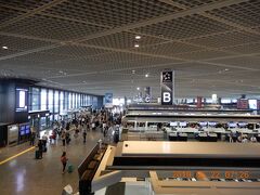 海外在住中から飛行機の出る4時間前には空港に来るようにしているので、今回も暇で空港内をうろつきましたが、此の空港ができた時から使っていますが、未だに良くわかりません。
