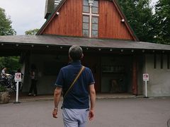 駐車場に探していたときに見つけた教会に行ってみます。