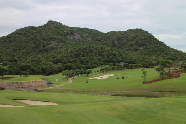 本日も曇りで暑くなかった、ラッキーディ。<br />スコアーは何時もの平凡....相手がいたせいで、力みが敗因。<br />でも、ゴルフは楽しめた。