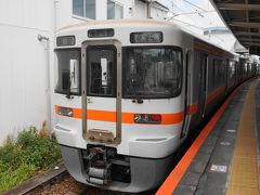 三島駅から富士駅、富士駅から身延線で富士宮駅に向かいます。
