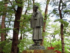芦野公園は太宰治が子供の頃に遊んだ場所といわれ、銅像が立っていました。