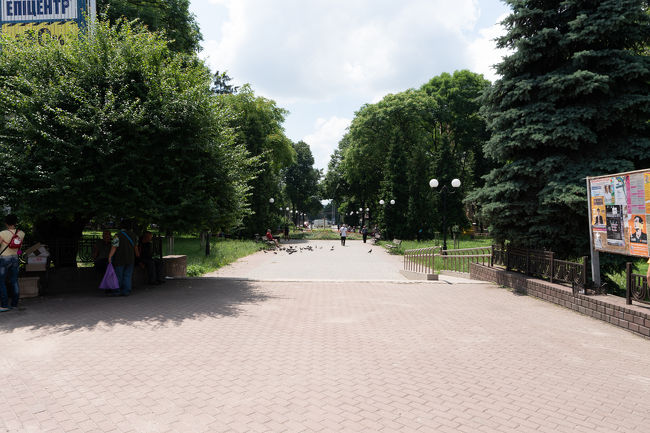 こちらの公園を通って，ホテルを目指します．