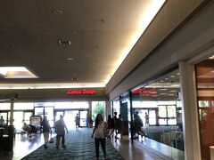 カハラモールでは結局買いたいものが見つからず・・・。