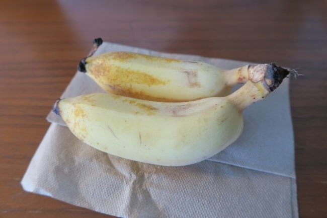 この日はホテルの１階でファーマーズマーケットをしていたので、<br />ちょっとだけ買い物をして戻りました。<br /><br />アップルバナナ。<br />小さめのバナナです。<br /><br />さっぱりした感じ、そんなにネトネトという感じではなく、<br />食べやすかったです。