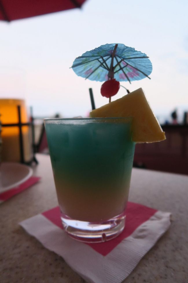 もうひとつは、ハワイアンブルー。<br />これはアルコールですが、見た目も涼し気で素敵でした。