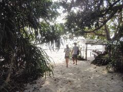 竹富島の写真がとても少なくて後悔。。。
自転車をこいでいたのと、ビデオをめずらしく撮ったりしていたので写真はおろそかになっていたようです。

こちらは星の砂が見つかると言う星砂の浜。
