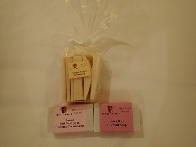 宿に戻りお風呂が治ってるのを確認し、1番風呂に。２日ぶりのお風呂、気持ちよかった～<br />こちらが今日の戦利品の石鹸。<br /><br />最後までお読みいただきましてありがとうございました。バリ編に続きます。