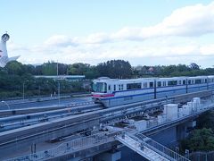 万博記念公園駅
モノレールが万博記念公園の目の前を走る。
ホテルはなんばで、夕食は串カツさくら。これは当たりだった。