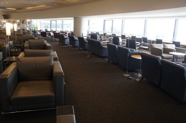 この時間はデルタの便がないのか、閑散