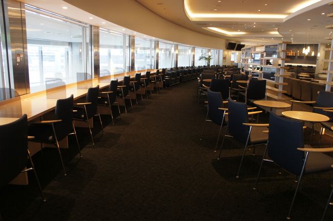 半分だけ営業してました。こちらは閉鎖中