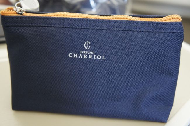 アメニティのポーチ