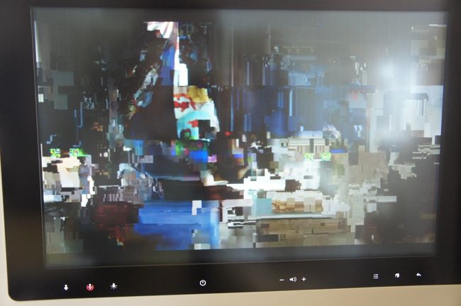 食後は映画。<br /><br />字幕はベトナム語のみ、日本語は吹き替えのみでしたが<br />ボヘミアンラプソディーは吹き替えはやだ<br /><br />字幕なしで見ましたが、一度映画館で見てるし音楽メインなので楽しめました<br /><br />私の席の映画が乱れ、途中再起動してもらったりいろいろしたけど治らず、ほかの席に移動したりの小さなハプニングもありましたが・・・