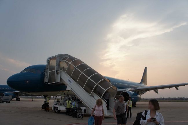 沖止め、ではなく、歩いて空港にアクセスします