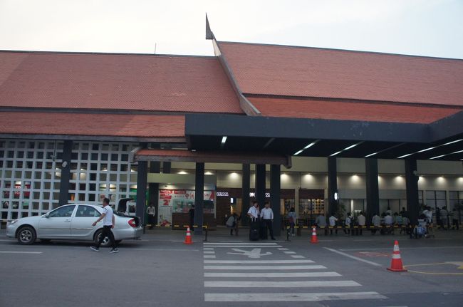 英語が得意じゃないから、待ってるときはちょい不安だったけど、<br />５分も待たずに車が来たようです<br /><br />肝心の車、撮ってない（＾＾；<br />