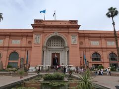 ピラミッドから移動して来たのがエジプト考古学博物館