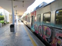 シントラは他にもムーアの城跡、レガレイラ宮殿など見どころがあるのですが、タイムアップ。
バスでシントラ駅まで移動、鉄道でリスボンに戻ります。
