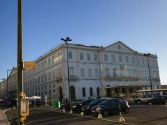 サンタアポローニャ駅
メトロの入口でフランス人に切符の買い方を聞かれる
英語が通じず、フランス語と博多弁で長時間やり取り

なぜ私に聞くフランス人よ

