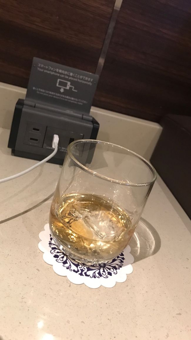 バーボンを飲む。