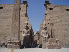 ■ルクソール神殿＜ルクソールエリア＞
Luxor Temple

夜のライトアップあり。

http://www.sca-egypt.org/eng/SITE_Luxor.html

ルクソールエリアではネフェルタリのお墓、追加料金高く、滞在時間も短めないのの、保存状態もよく見る価値ありらしい。

Getty Conservation Institute
ネフェルタリのお墓の資料がここのどこかにあるらしい
