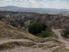 狭くて暗いところは疲れますね。
一気に絶景を見に来ました。
ローズバレーの丘です。
