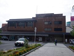　電車を乗り継ぎ、9時前に近江八幡駅に到着。