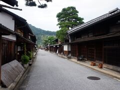 　そのまま自転車で、近江八幡の城下町エリアへ。江戸時代からの風情ある街並みが残っている。まずは歴史情緒溢れる新町通へ。