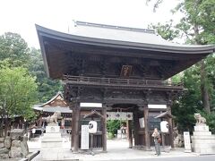 日牟禮八幡宮を訪問、近江商人の守護神として篤く信仰された。近江商人の「三方良し」の精神、大好きです。「売り手良し」「買い手良し」「世間良し」の三つの「良し」。売り手と買い手がともに満足し、また社会貢献もできるのがよい商売であるということ。日常栄勝で常に心掛けたいですね。