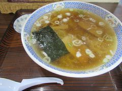 朝ラーメン。あっさり醤油味で朝から食べるにはぴったりのラーメンでした。