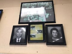 店内入り口付近に創業者と仲間の写真が飾られていました
Koichi & Taniyo Taniguchiさんですね
1916年に創業なのでもう103年にもなるんですね
歴史あるお店です
ヒロが創業の地です　