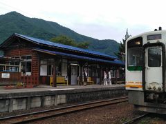 1141芦ノ牧温泉駅着。
ここから歩いて3分としないところに今日のお昼を食べる有名ラーメン店の"うえんで"があります。