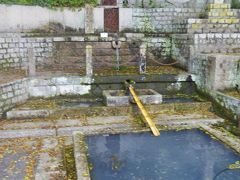 すぐそばに、豊島では有名な唐櫃の清水がありました。