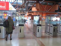 ザグレブのバスターミナルです。
一応ゲートがありますが、稼働していません。
普通に素通りできます。