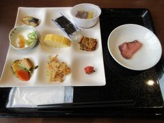 かんぽの宿奈良、２泊目の朝食。
プレートにおかずを載せてきました。