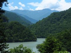 赤石温泉白樺荘は定休日…なんとバツの悪いこと、露天風呂の前に行って仁田と茶臼を拝みます