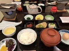 おはようございます。
6時半に起きて、ひとっぷろ浴びてから朝食をいただきました。
朝から充実♪