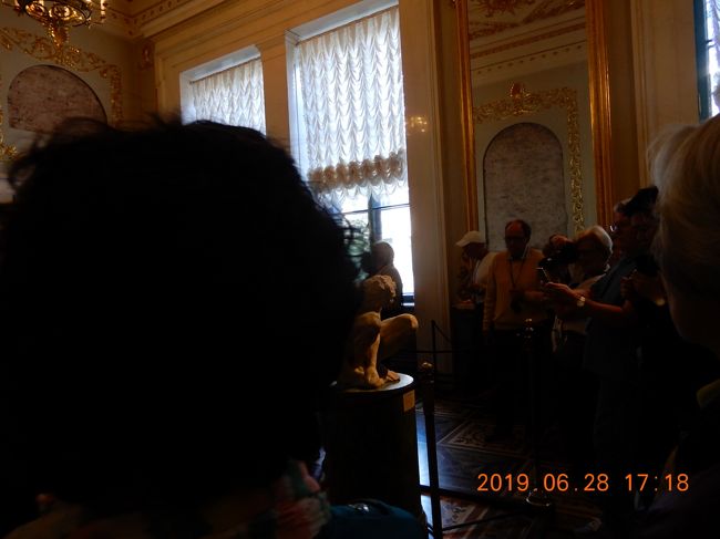 現在の明かりが有っても内部は暗いです。<br />ロシアが南下したがった訳です。<br />日本が併合してあげなければ、隣の半島はロシア領だった訳です。　まあ、文は独裁者が好きな様ですから北と一緒になればよいのでしょう。<br />失敗しても、次の大統領をロシアみたいに自分の言う事を聞くのにしておけばよい訳ですから。<br />ダメな様ですね。検察も軍部も見限っている様です。