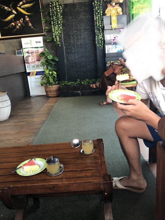 ネットで調べた人気の街スパ「リボーン 」。ボディマッサージ２時間１人1800円。安過ぎ！