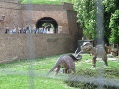 スタンボル門周辺は自然史博物館になっていて、
動物のオブジェなんかもあります。