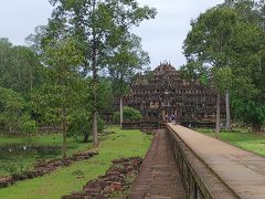 パプーオン
きれいな形です。ヒンドゥー教の寺院ですが、ここは写真を撮っただけでした。