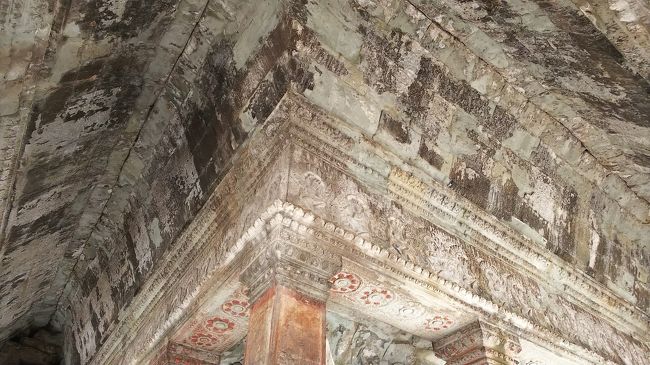 天井にも。<br />下向いても上向いても感激するばかり！