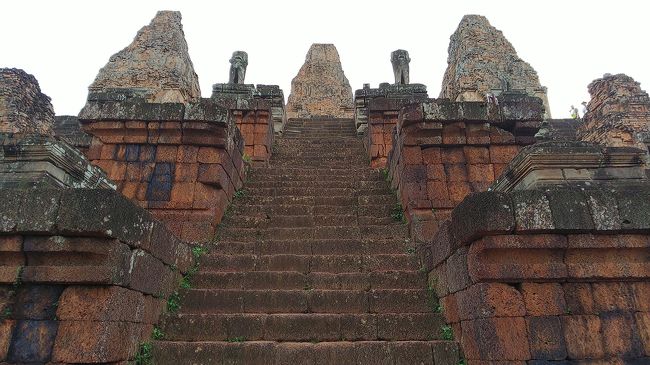 夕日のために移動・・・<br />ですが、たぶん見れないでしょうとガイドさん
