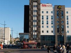 キエフでのホテルはこちら，ibis Kiev Railway Stationです．
とりあえず荷物を預けます．