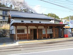 終点の伊野駅はこんなに可愛らしいの。
小さいながら、冷房も綺麗なトイレもあります。観光案内のチラシも有って楽しい。