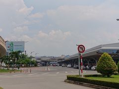 タンソンニャット国際空港 (SGN)