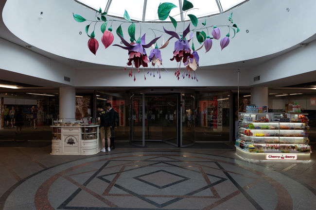 地下からMaidan Nezalezhnosti駅へ．