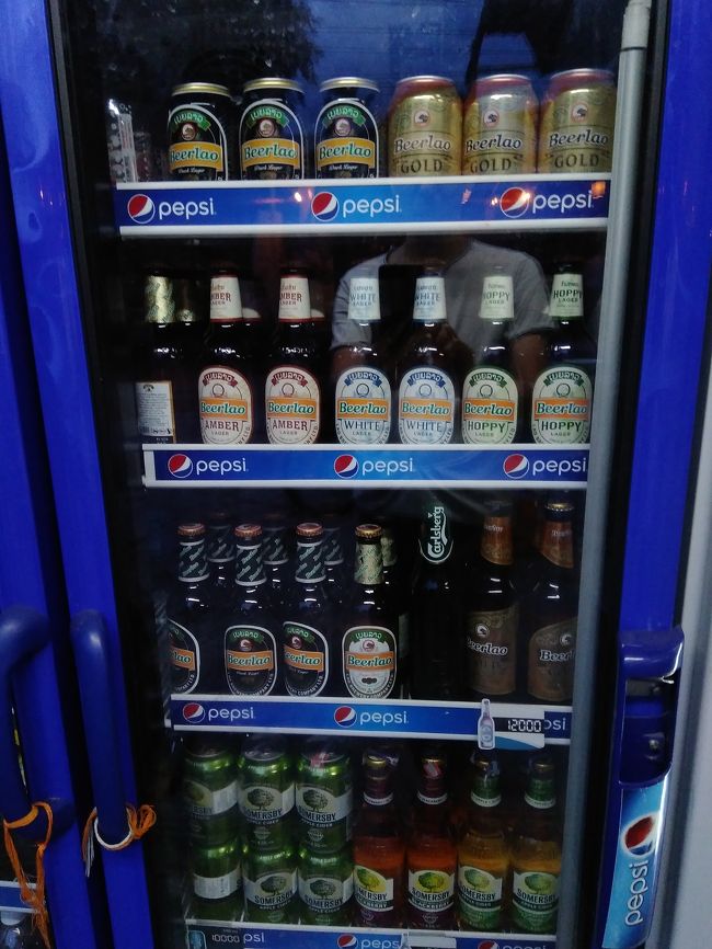 商店には、色んな種類のビアラオが売られていました。