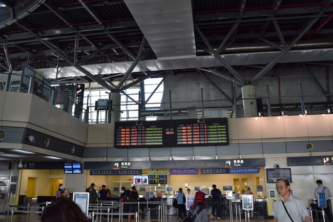 駅はこじんまりとしているので構内で迷うことはない。<br />駅舎はきれい。