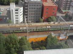 翌朝。
京王プラザホテル札幌のお部屋の窓から。
ＪＲ北海道の電車が見えるお部屋です。